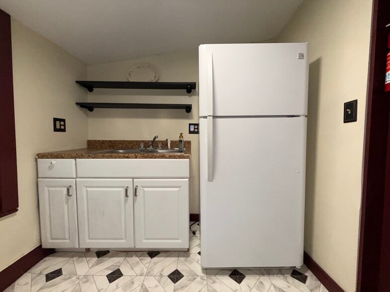 Building Photo - 51 Front St