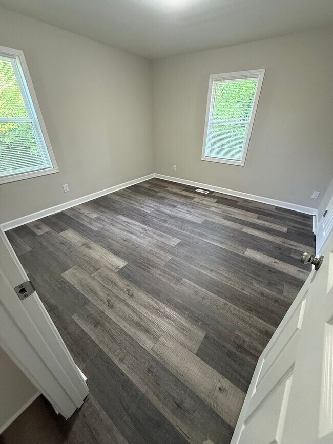 Building Photo - 116 Bennett Ct