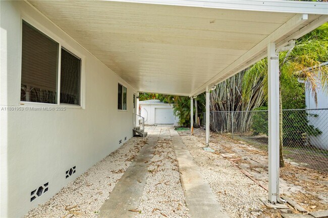 Building Photo - 2530 Fillmore St