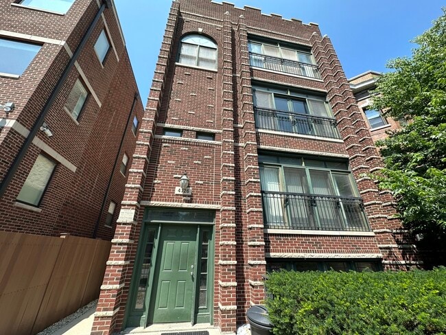 Building Photo - 4726 N Winthrop Ave