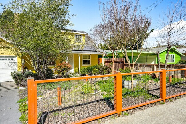 Building Photo - 3381 Pinole Valley Rd
