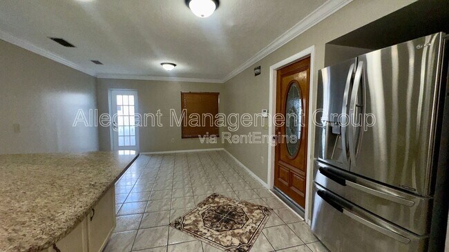 Building Photo - 2410 Sable Dr