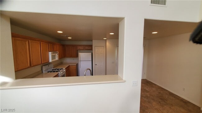 Building Photo - 962 Grand Cerritos Ave