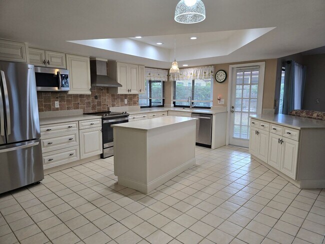 Building Photo - Be Home for the Holidays!