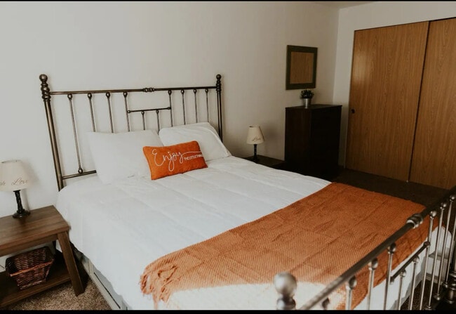 Building Photo - 303 S Bayview Ave