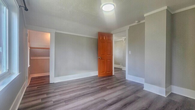 Building Photo - Charming 3-Bedroom Craftsman in Prime Seat...