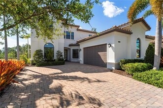 Building Photo - 255 Calmo Cir