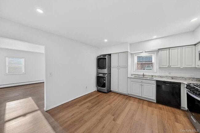 Building Photo - 12 Scotchtown Ave