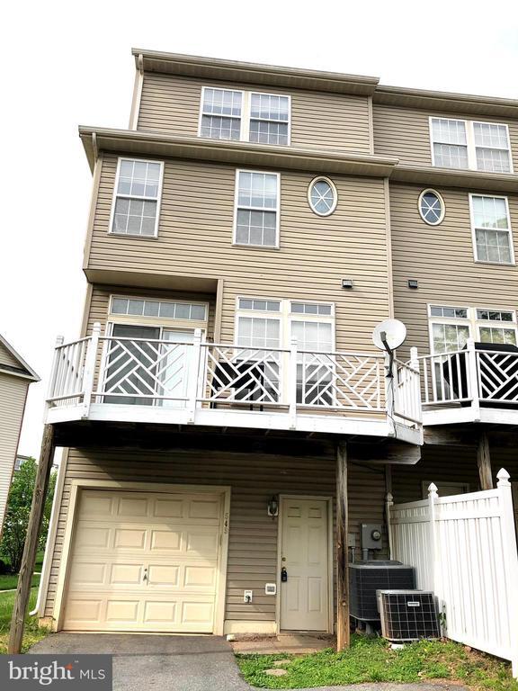 Building Photo - 549 Eisenhower Dr