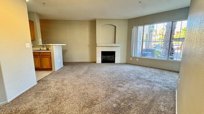 Building Photo - Modern 2 Bed Condo in Prime Southwest Vegas