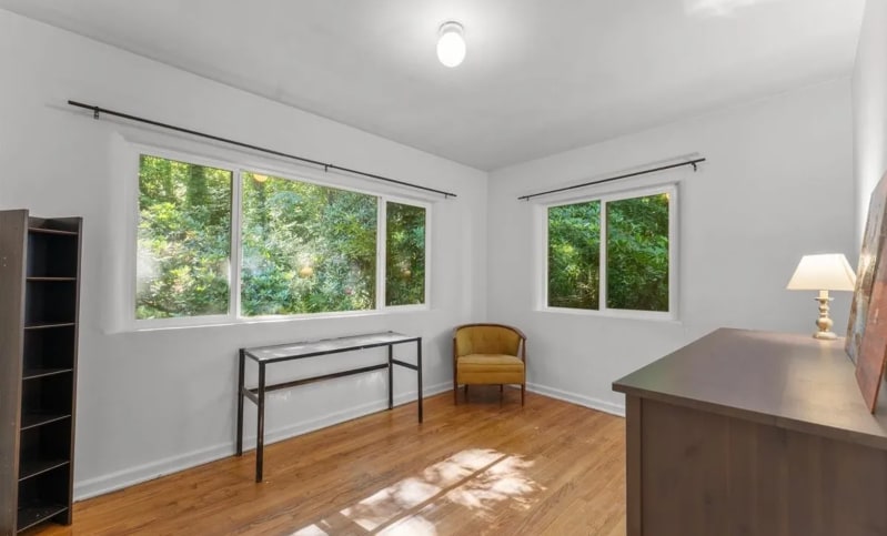 Building Photo - 6930 SW Brier Pl