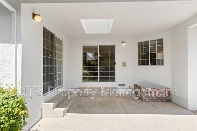 Building Photo - 7723 River Landing Dr