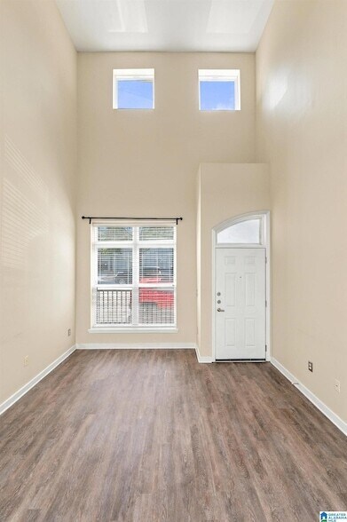 Building Photo - 2020 5th Ave S