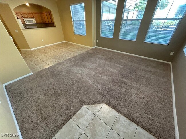 Building Photo - 10550 W Alexander Rd