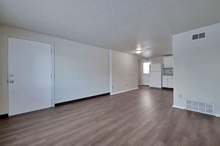 Building Photo - 3011 Markham Rd
