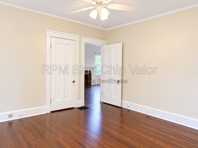 Building Photo - 2515 Hackberry St
