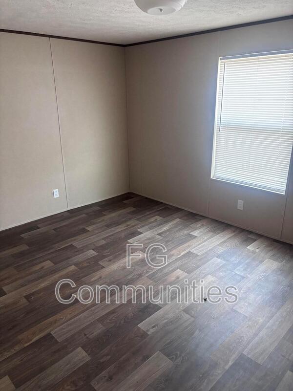 Building Photo - 3160 Dunn St