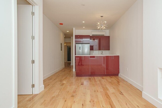 Building Photo - 472 Gates Ave