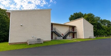 Building Photo - 1123 Southwood Dr