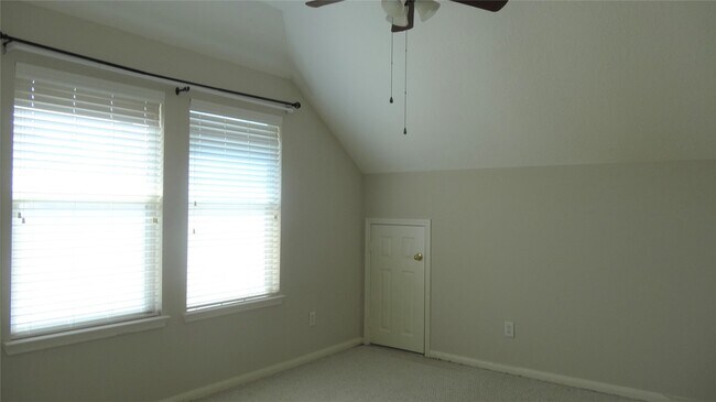 Building Photo - 4822 Schiller Park Ln