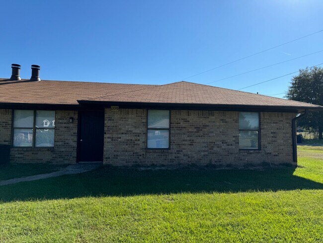 Building Photo - 1779 Stoneridge Dr