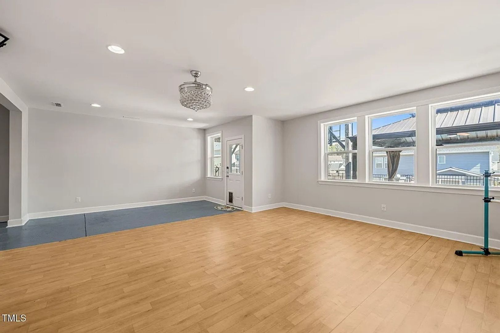 Building Photo - 6633 Penfield St