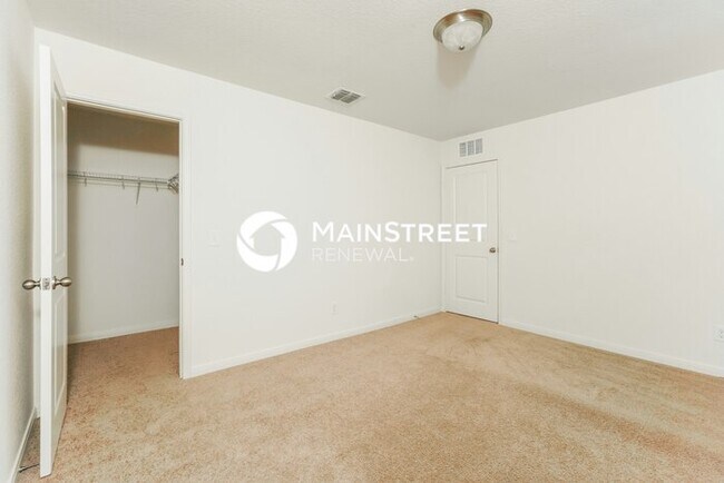 Building Photo - 3 Bedroom Pet-Friendly Home in SAINT HEDWI...