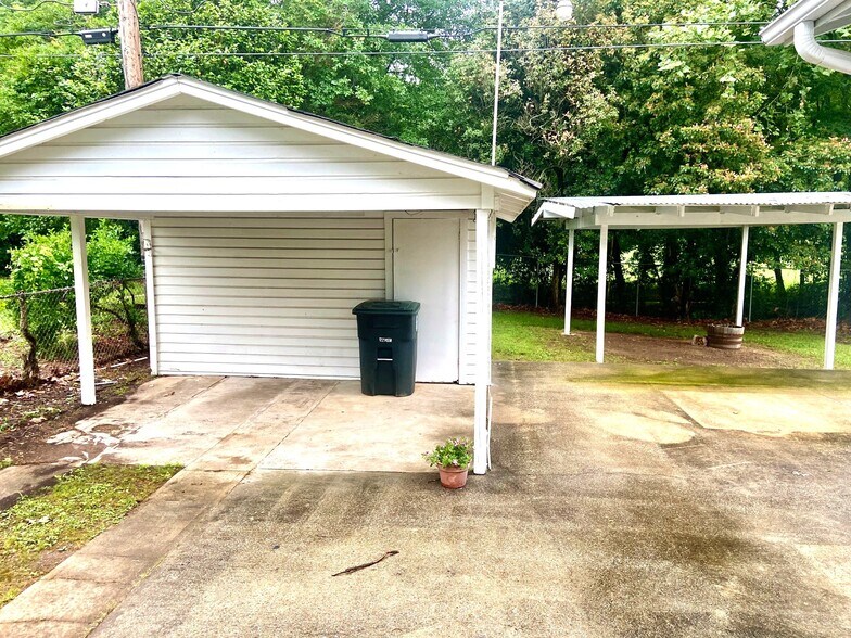 Building Photo - 513 10th Ct S