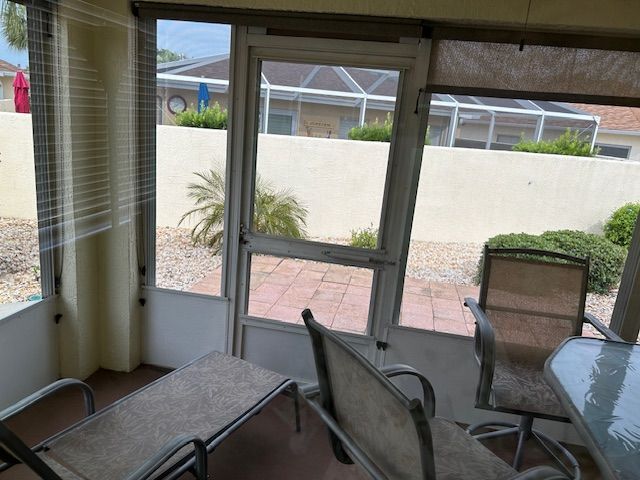 Building Photo - 1116 San Bernardo Rd