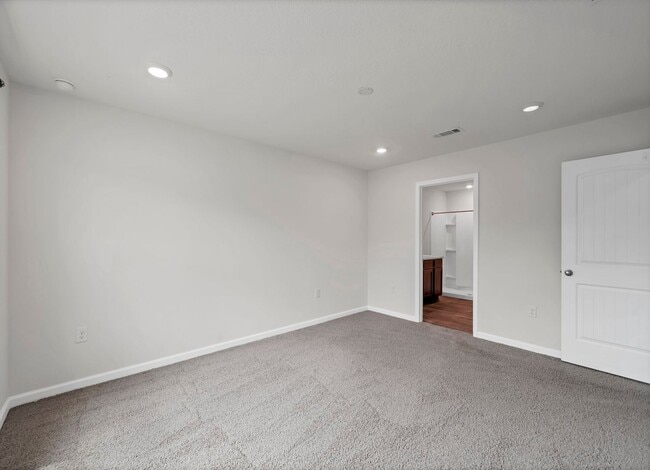 Building Photo - 1035 Limpkin St