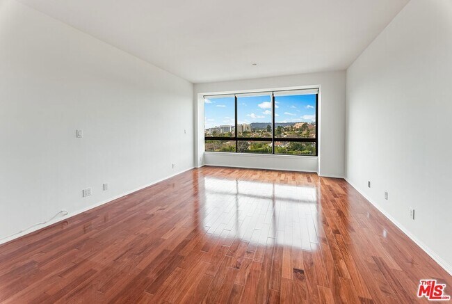 Building Photo - 10551 Wilshire Blvd