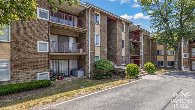 Building Photo - Spacious Condo minutes away from College Park campus