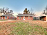 Building Photo - 503 E Indian Dr