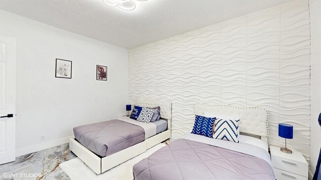 Building Photo - 15700 Carrera Ln