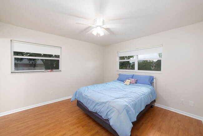 Building Photo - 18081 SE Country Club Dr