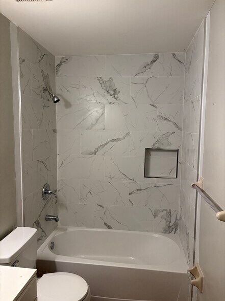 Building Photo - 706 Grant Ave