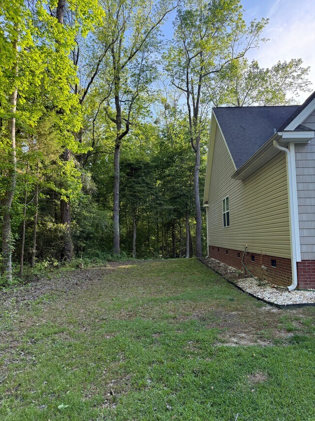 Building Photo - 125 Bayside Dr