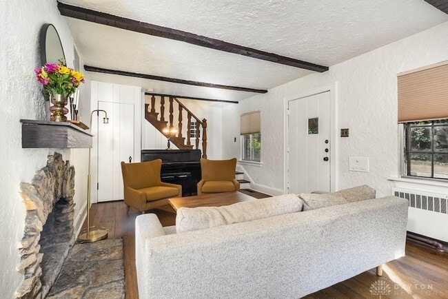 Building Photo - 6512 Park Ln