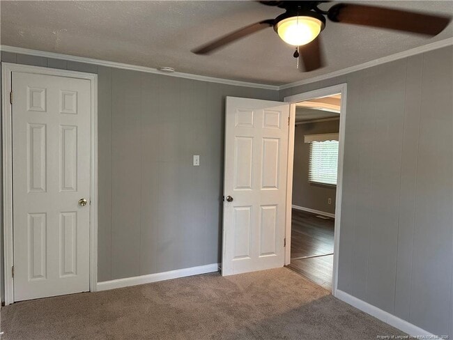 Building Photo - 420 W Mountain Dr