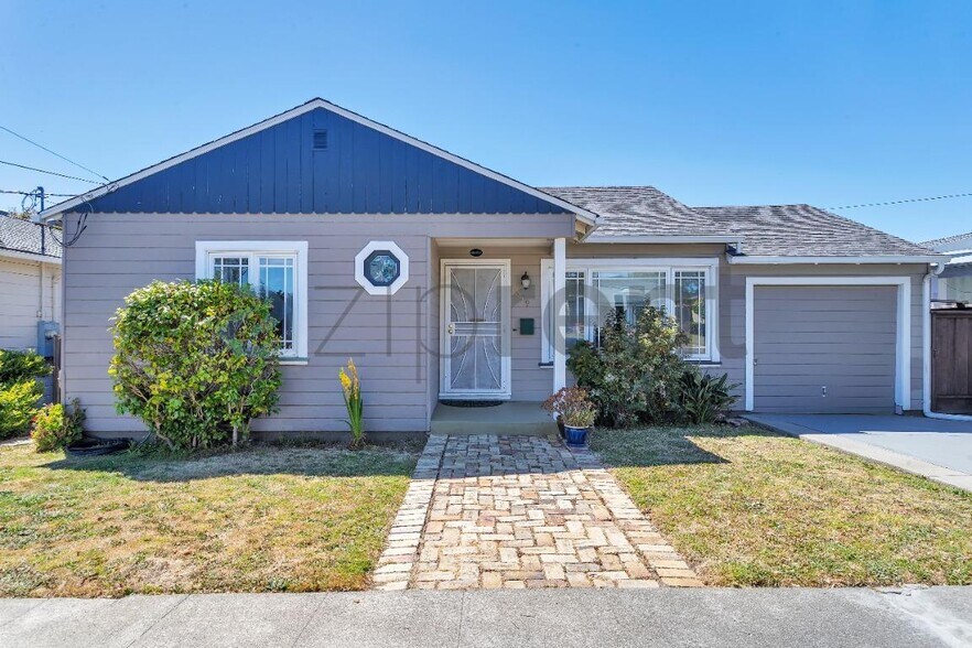 Building Photo - Unit N/A