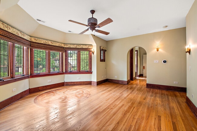 Building Photo - 2023-2027 W 108th Pl