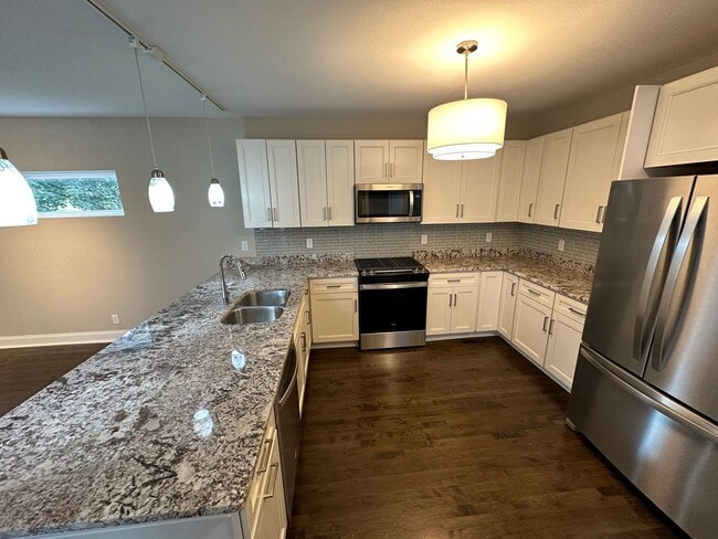 Building Photo - Port Washington Loft Duplex