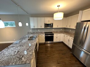 Building Photo - Port Washington Loft Duplex