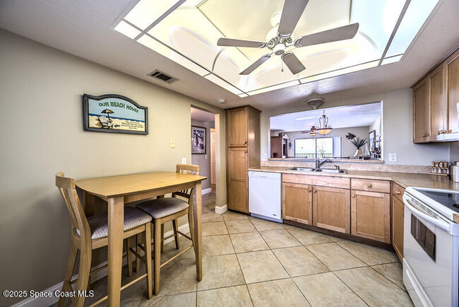 Building Photo - 1465 Jimmy Buffett Mem Hwy