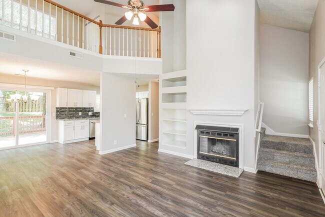 Building Photo - 3005 Creekview Ln