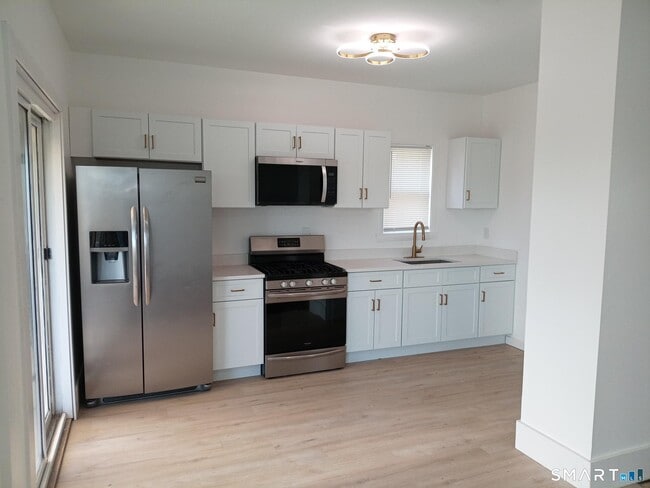 Building Photo - 105 Hillside Ave