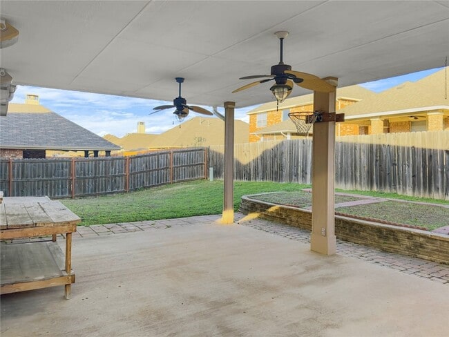 Building Photo - 313 Calvary Dr