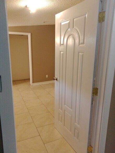 Building Photo - 2537 Chris Ct