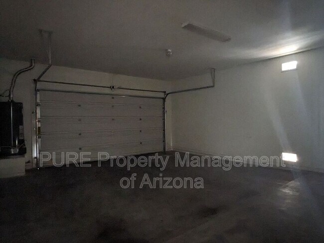 Building Photo - 1457 W Flamingo Dr