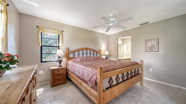 Building Photo - 5649 Summerside Ln